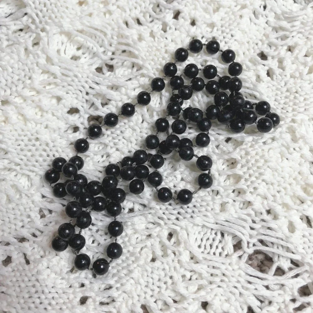 Vintage Costume Jewelry Black Beaded Plastic Long Necklace - Picture 2 of 6